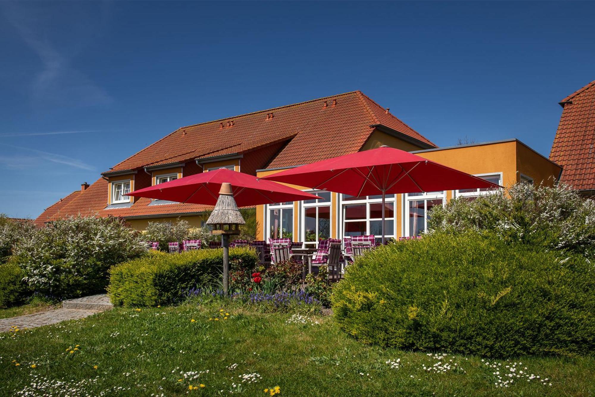 Hotel & Restaurant Zum Kap Arkona Putgarten Exterior photo
