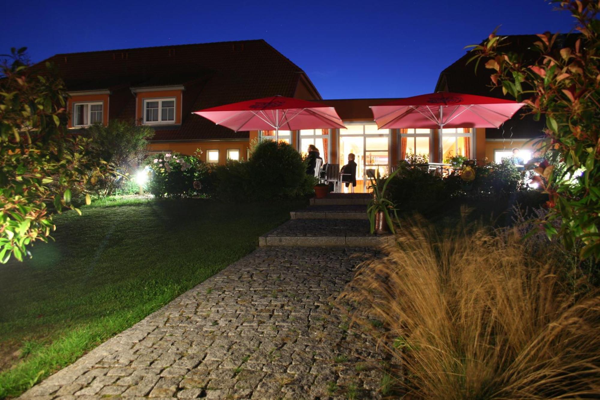 Hotel & Restaurant Zum Kap Arkona Putgarten Exterior photo